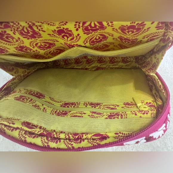 Vera Bradley Cord Organizer
Starstruck Daisies in Premium Cotton - Picture 6 of 11